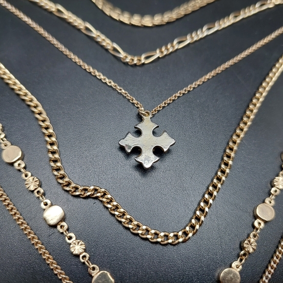 11 inch Express 7 Strand Necklace in GoldTone with Starburst Pendant - Picture 4 of 10